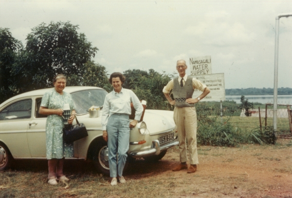 Widdowson visiting McCance during his time in Uganda