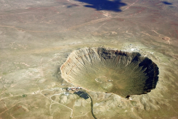 Meteor Crater in Arizona, by Shane Torgerson (Wikipedia, Creative Commons Licence)
