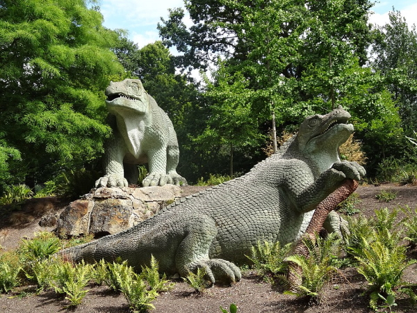 Dinosaurs in Crystal Palace Park, by Ian Wright (Wikimedia Commons)