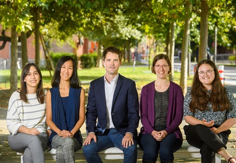 David Ausserhofer © Max Planck Institute for Infection Biology (from right to left you can see Elizabeth Goult, Sarah Kramer, and me (Anabelle Wong and Laura Barrero, on the left, did not participate in this study).