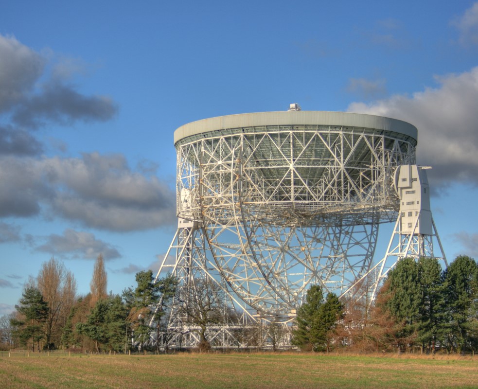 Lovell Telescope, Jodrell Bank Observatory. By Mike Peel, Jodrell Bank Centre for Astrophysics, University of Manchester, Wikimedia CC BY-SA 4.0.
