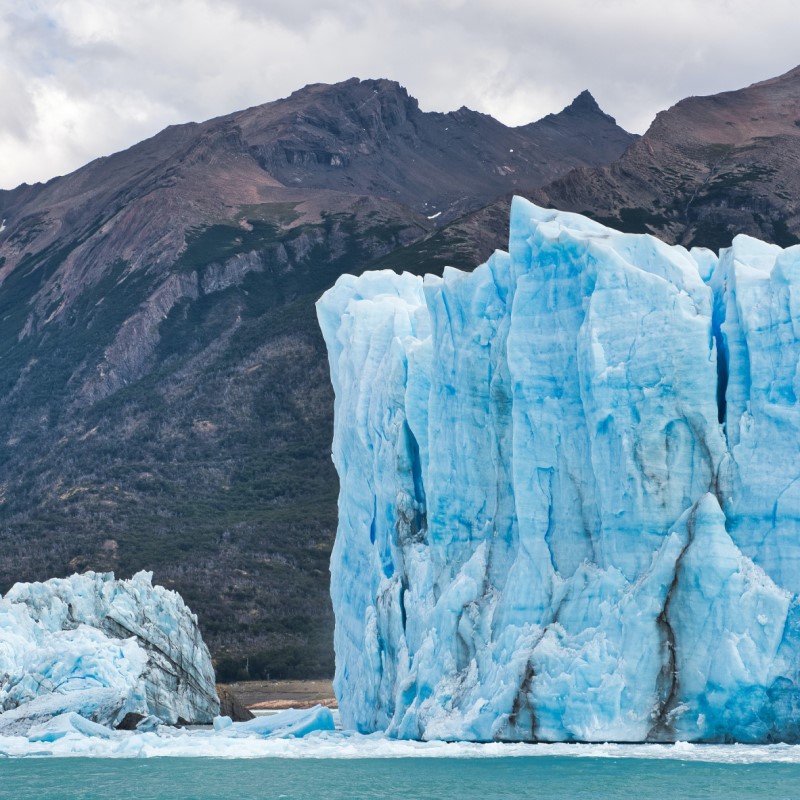  Photo by Luiz Eduardo Martinez de Souza Pereira: https://www.pexels.com/photo/rough-glacier-in-front-of-mountain-in-winter-4346849/