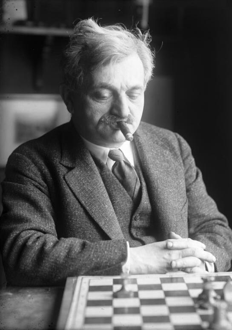 Emanuel Lasker (Bundesarchiv, Bild 102-14194 / CC-BY-SA 3.0, CC BY-SA 3.0 DE via Wikimedia Commons)