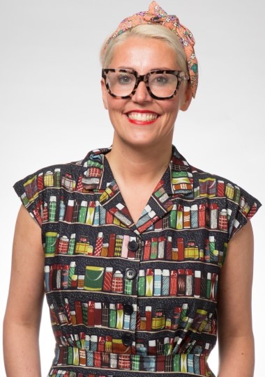 Photograph of Rosa Filgueira, Data Science and Systems scientist. They are smiling and looking at the camera.