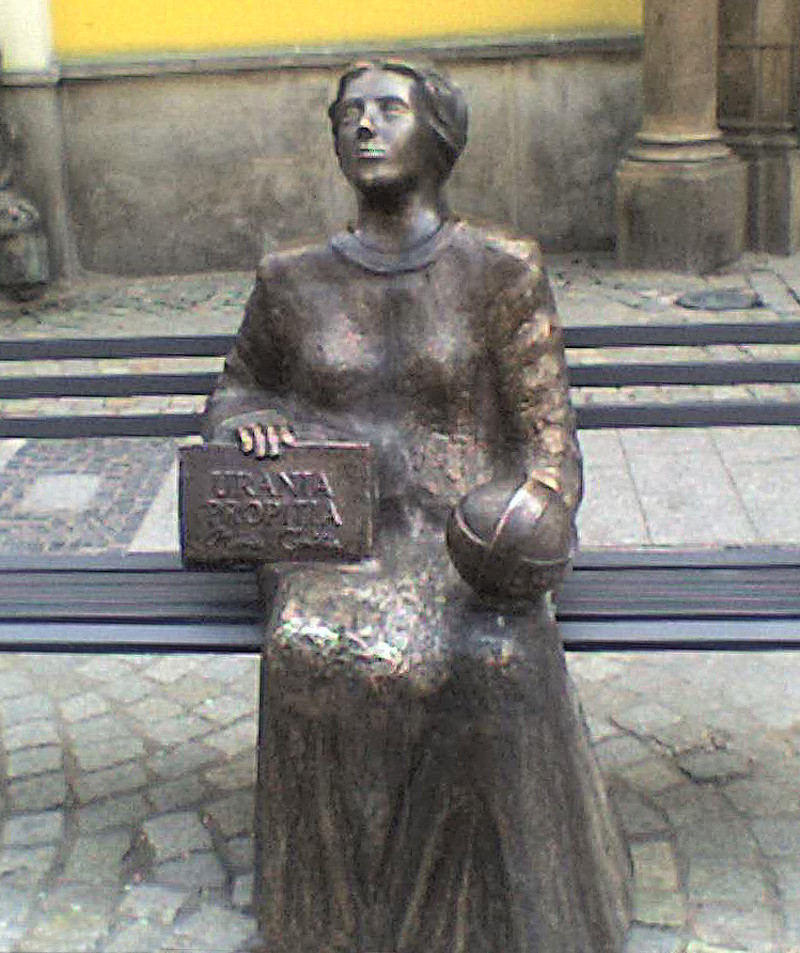 Statue of Maria Cunitz in Świdnica, Poland (credit: Sueroski, CC BY 3.0, via Wikimedia Commons)