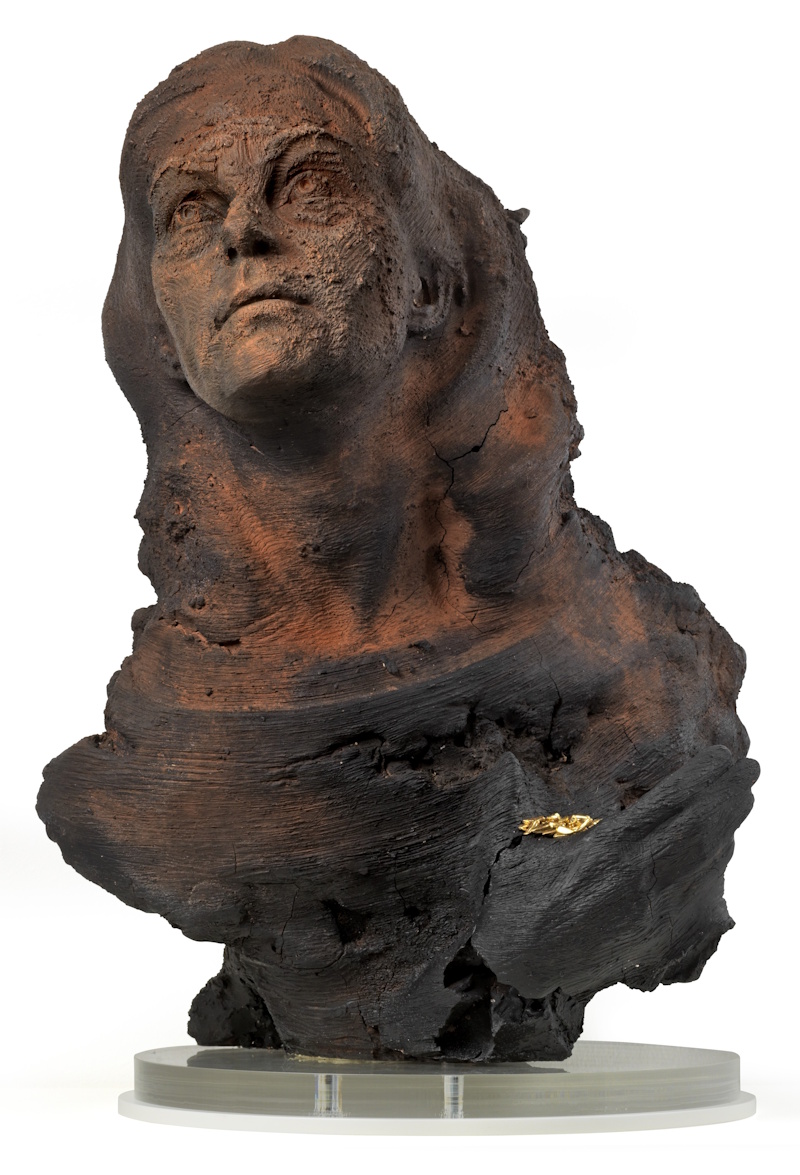 Sculpture bust of Lucie Green by Marcus Cornish, 2015 ©Marcus Cornish