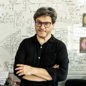 Professor Ricard Solé