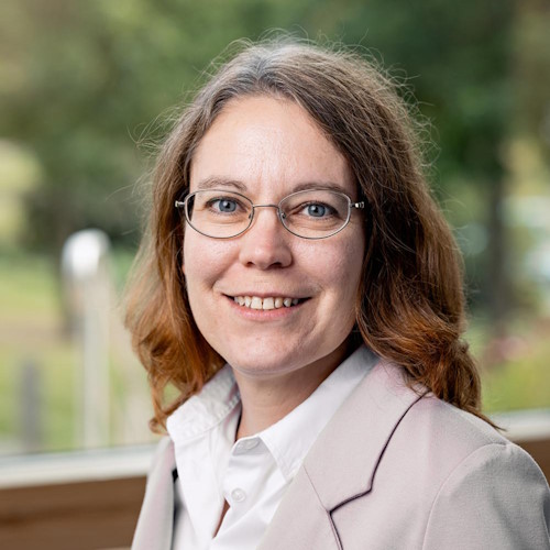 Dr Della David