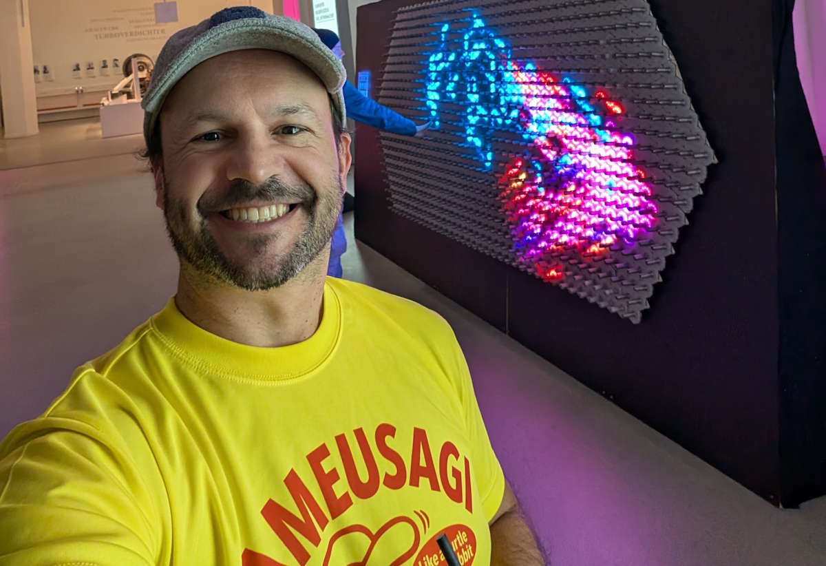 Picture of Robin Baumgarten in front of Quantum Jungle
