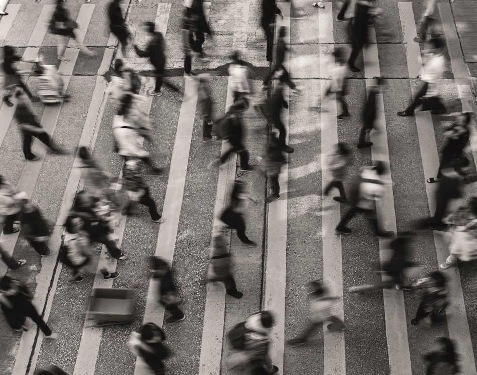 People on crosswalk ©danielvfung / iStock